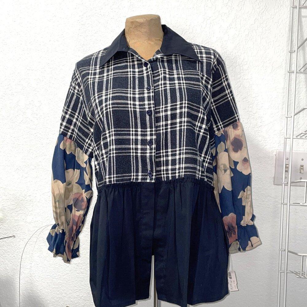 NWT AMICI by BACI Plaid and Floral Top S / M  Made in Italy